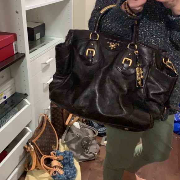 Prada messenger bag - Picture 9 of 17